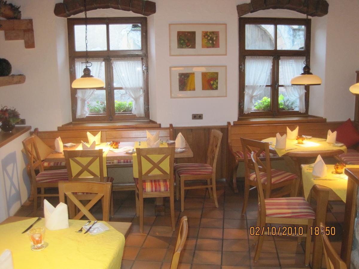 Ellenbergs Restaurant & Hotel Hessheim Exterior foto